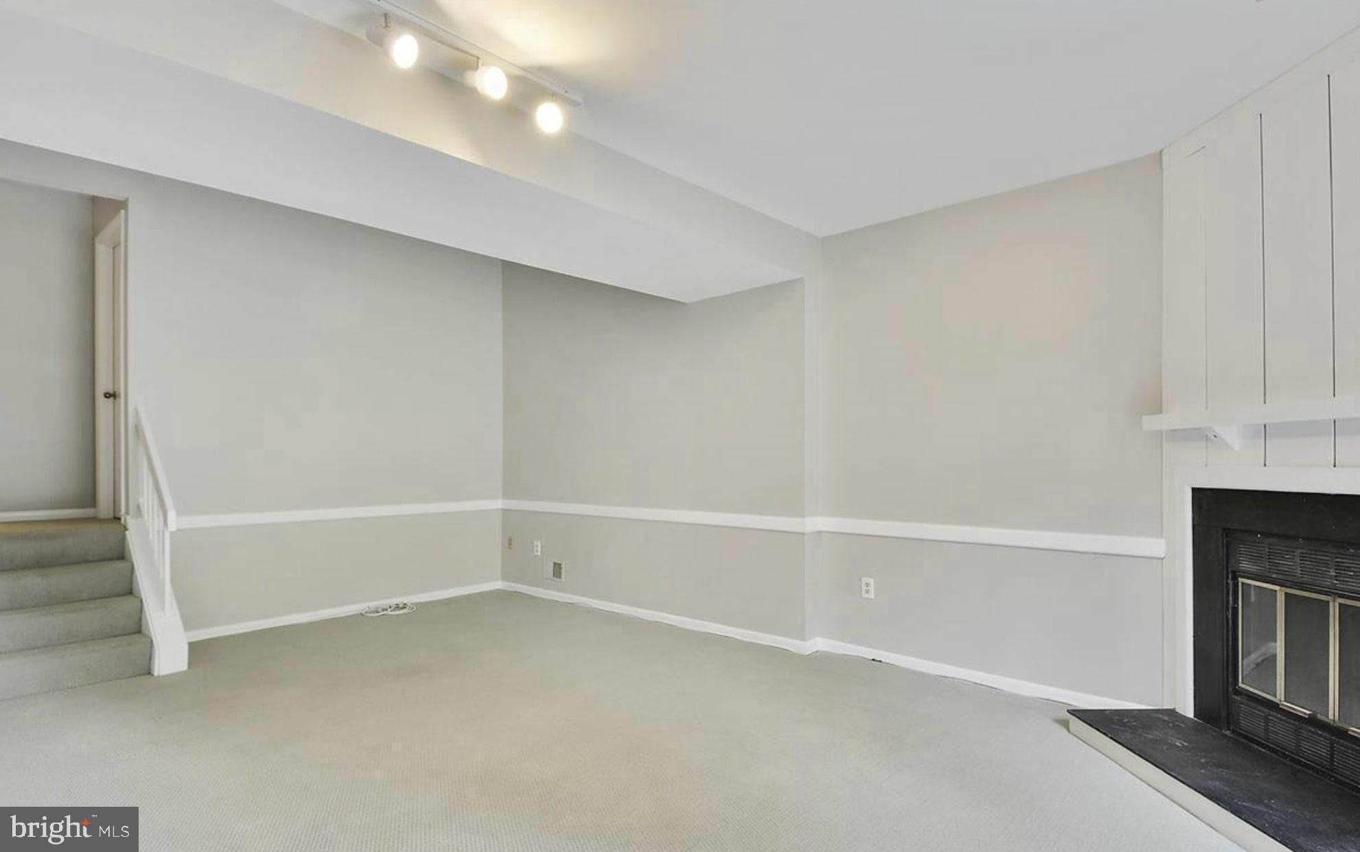 GROSVENOR MEWS - Residential Lease