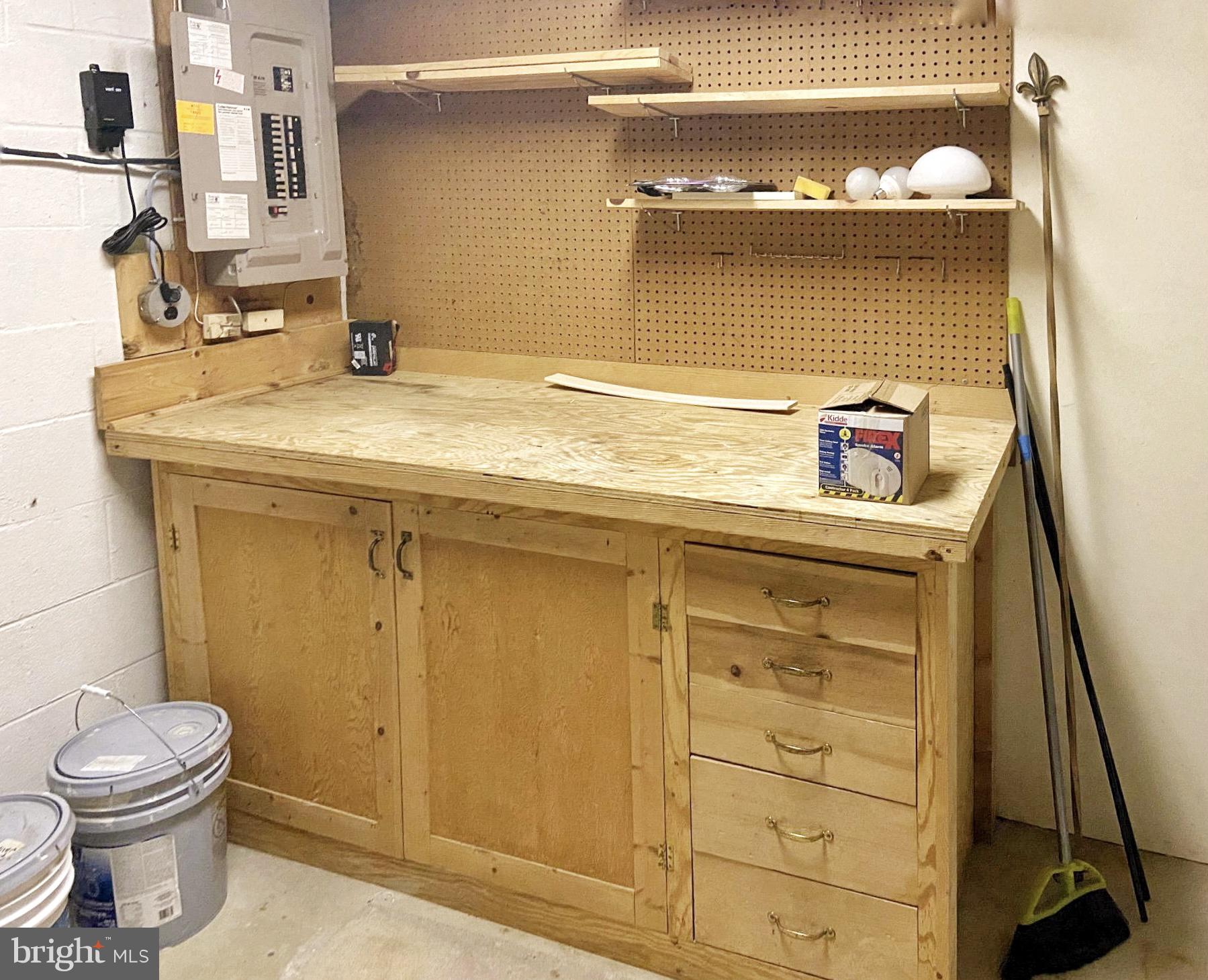 GROSVENOR MEWS - Residential Lease