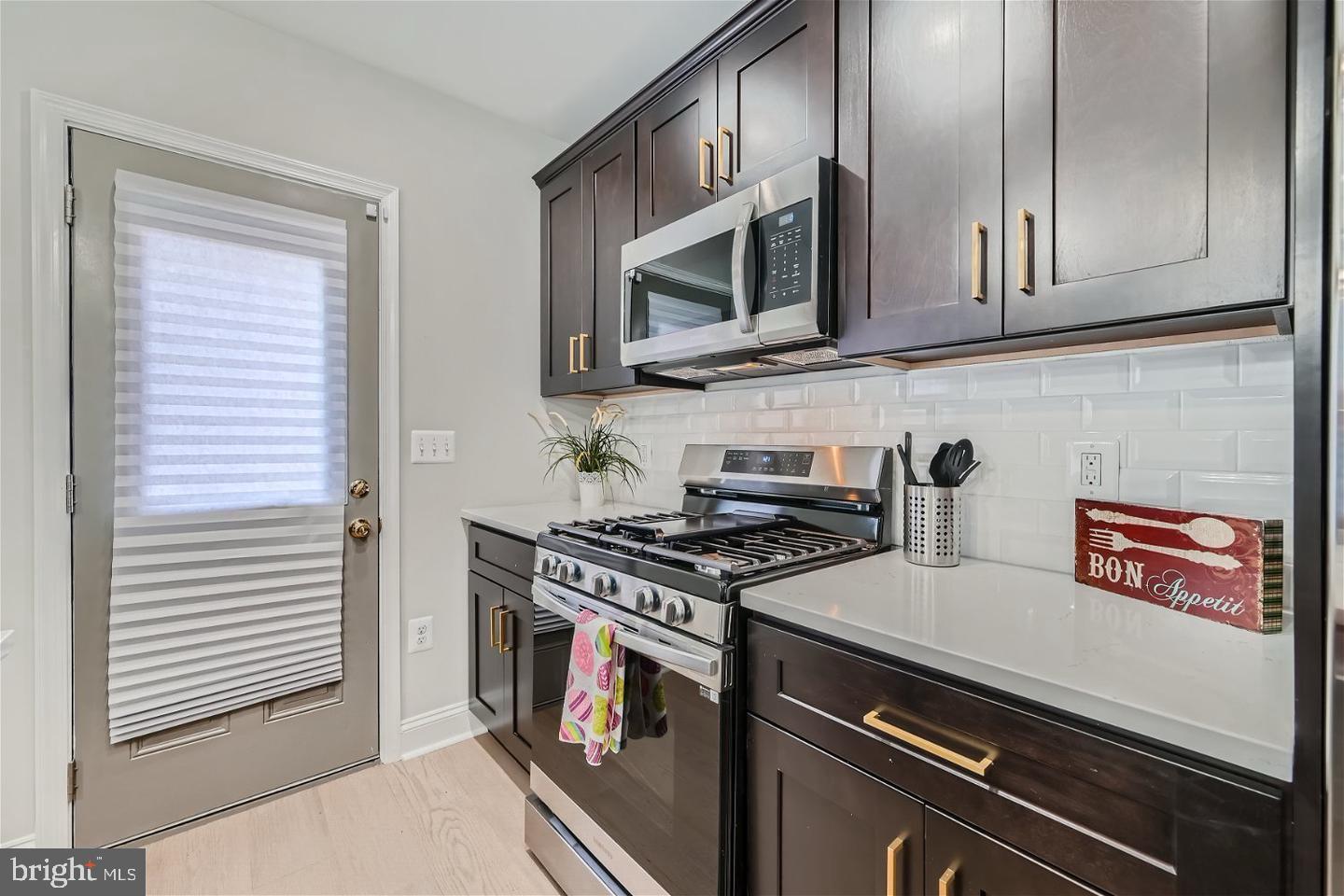 GOVANS - Residential Lease