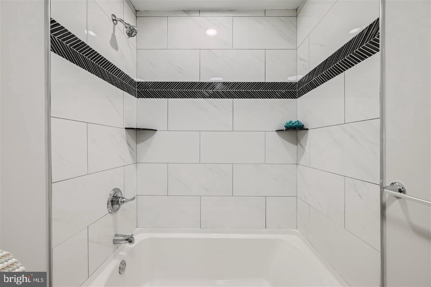 GOVANS - Residential Lease