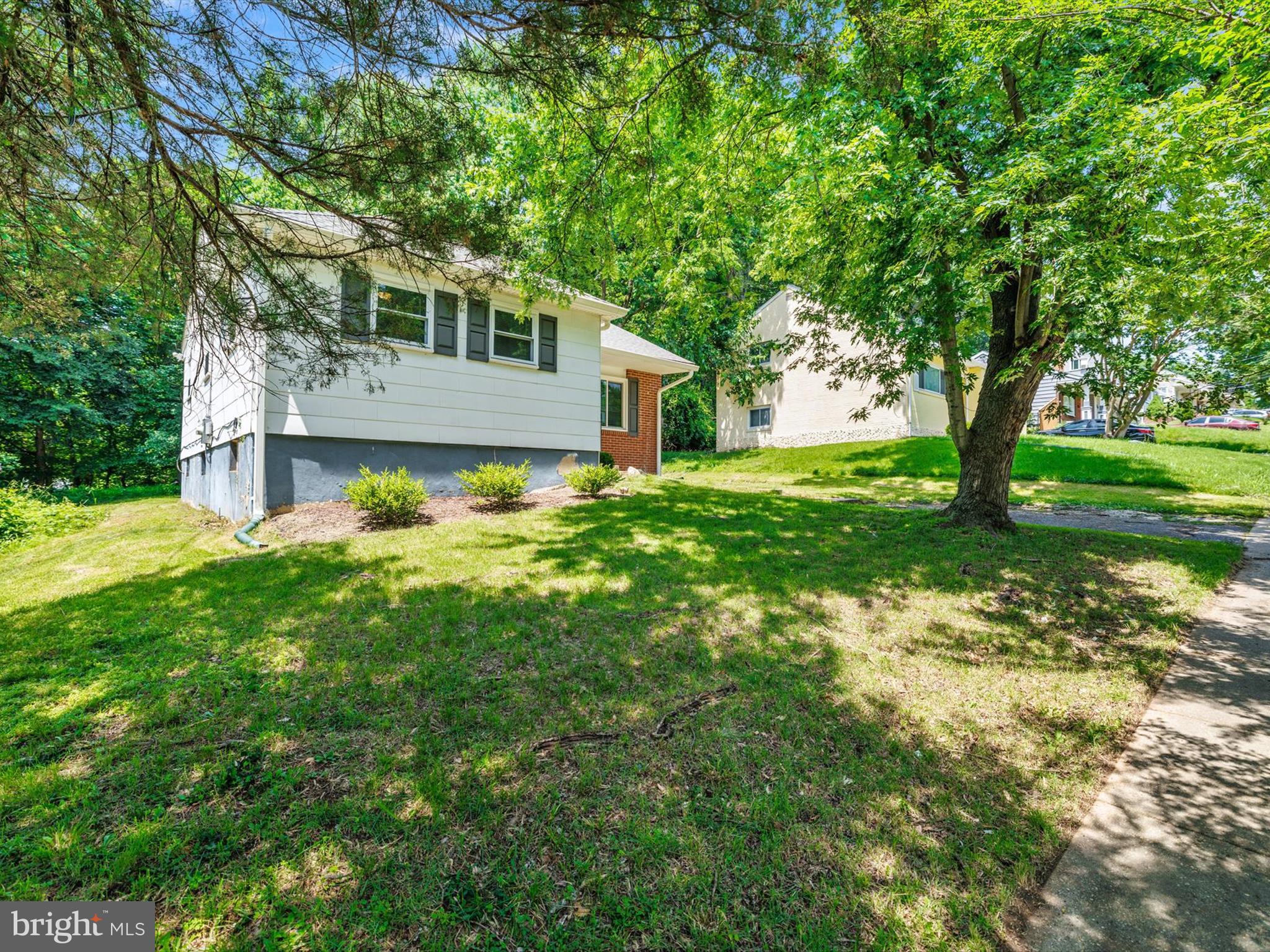 1206 CRISFIELD DRIVE