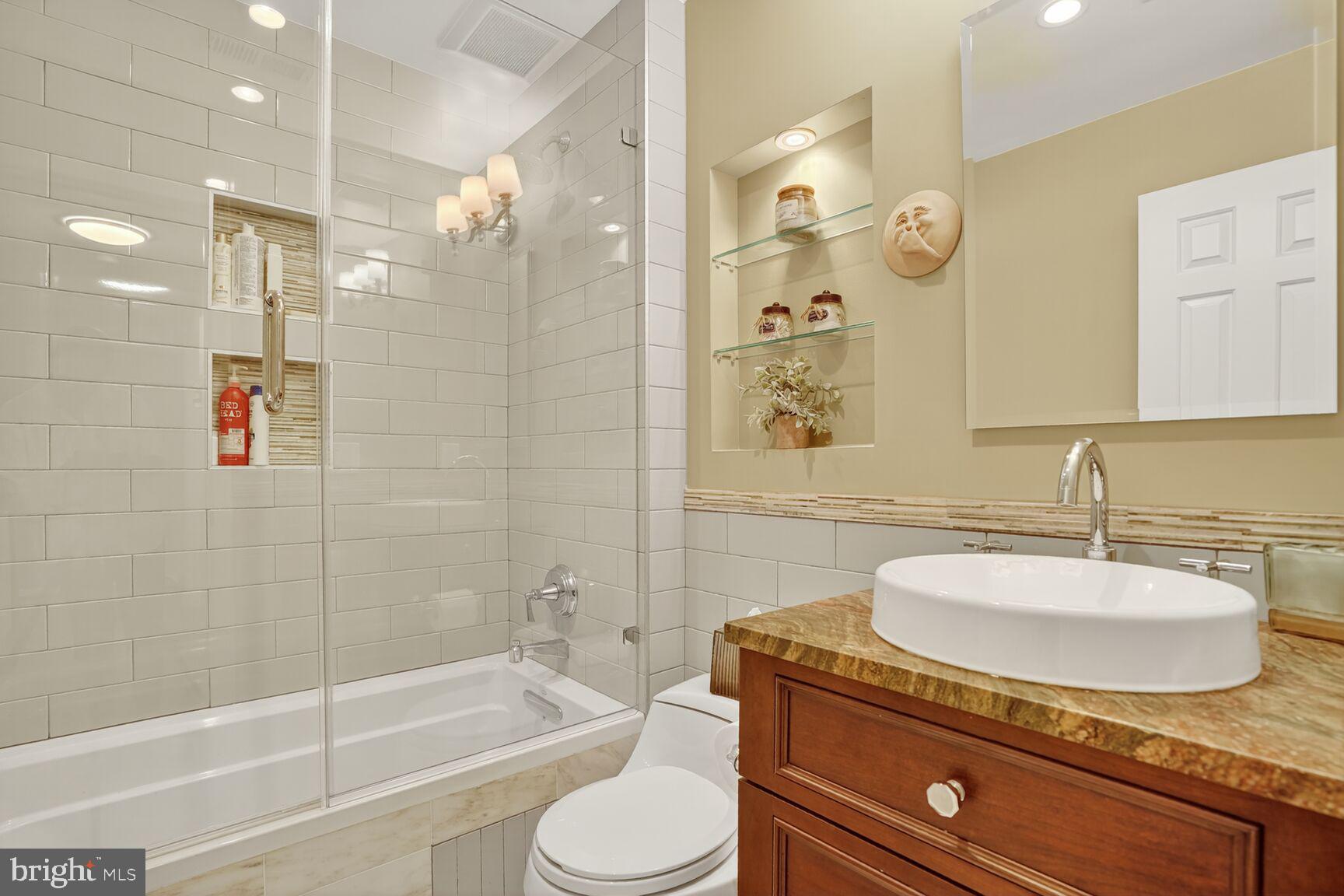 CROSSPOINTE - Residential