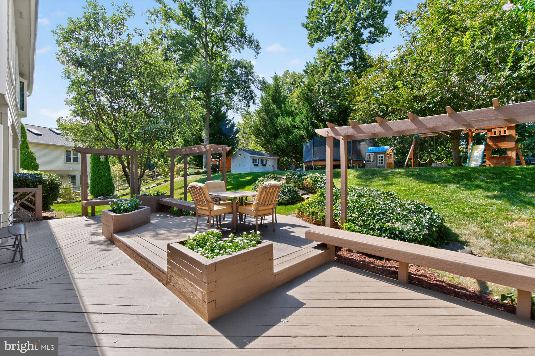 CROSSPOINTE - Residential