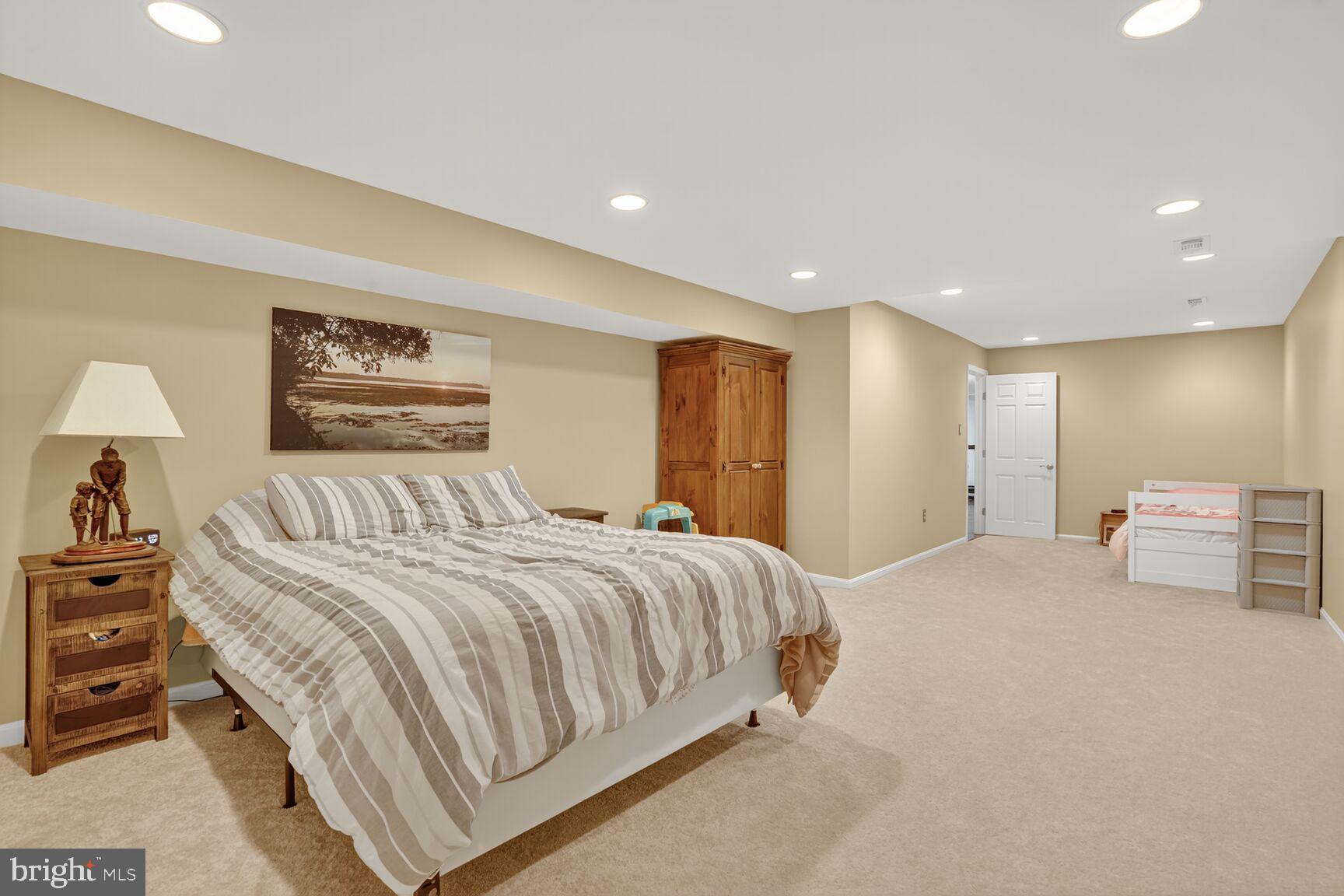 CROSSPOINTE - Residential