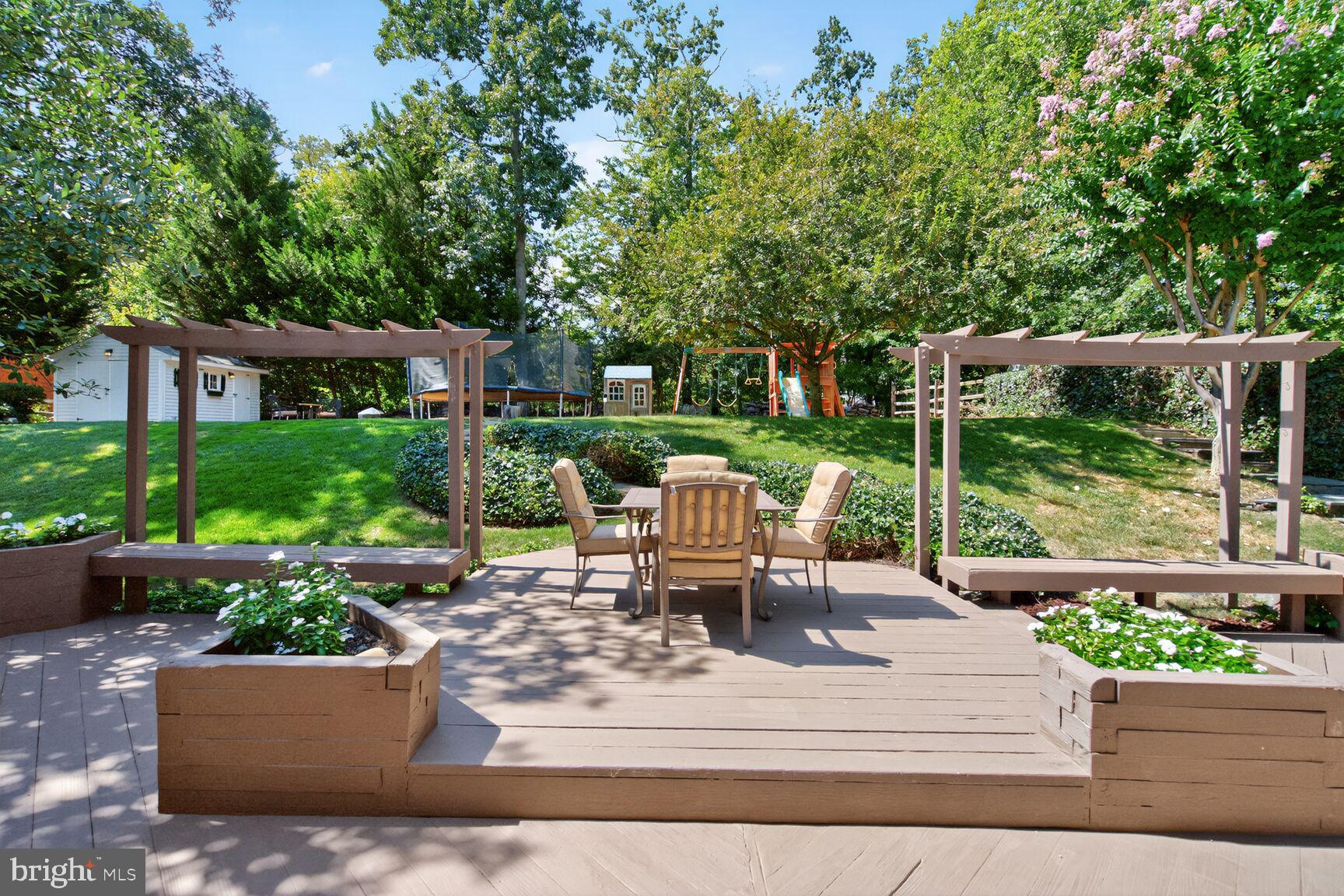 CROSSPOINTE - Residential