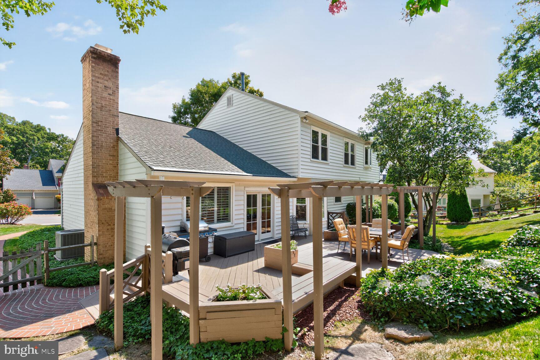 CROSSPOINTE - Residential