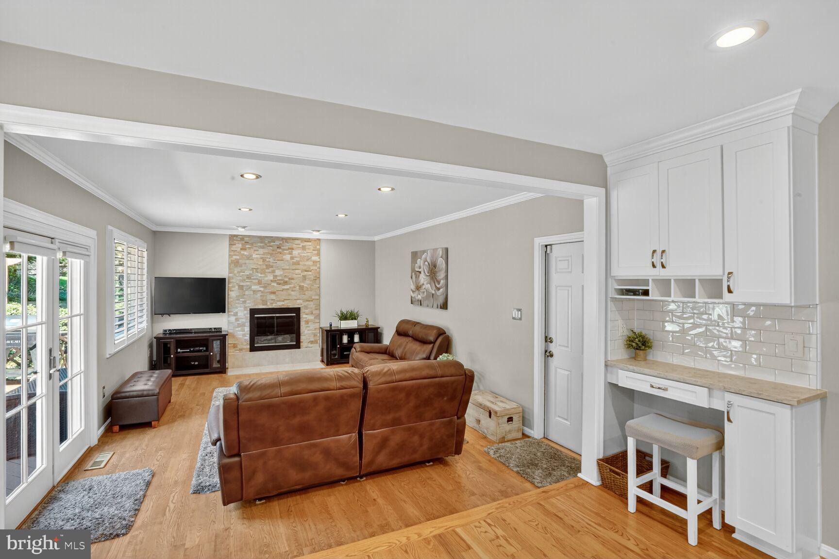 CROSSPOINTE - Residential