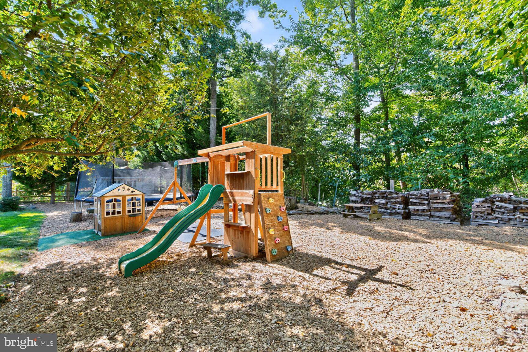 CROSSPOINTE - Residential