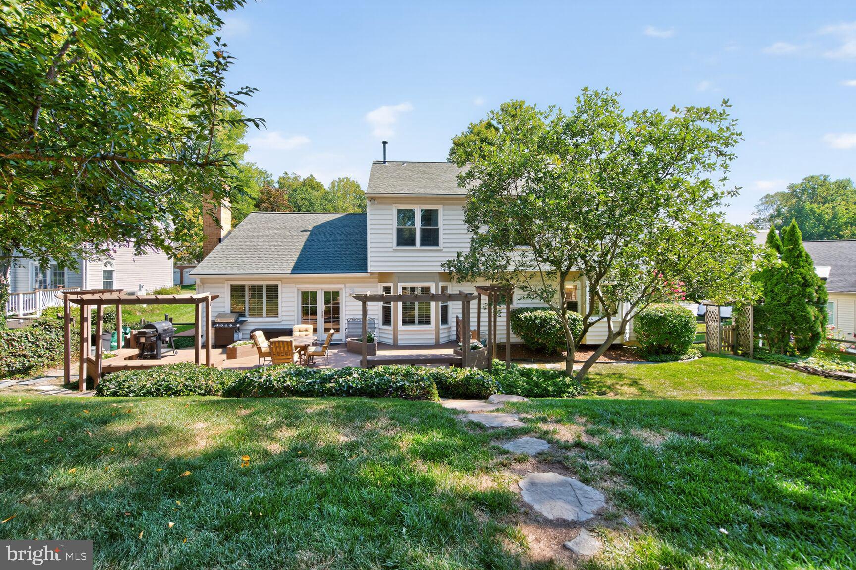 CROSSPOINTE - Residential