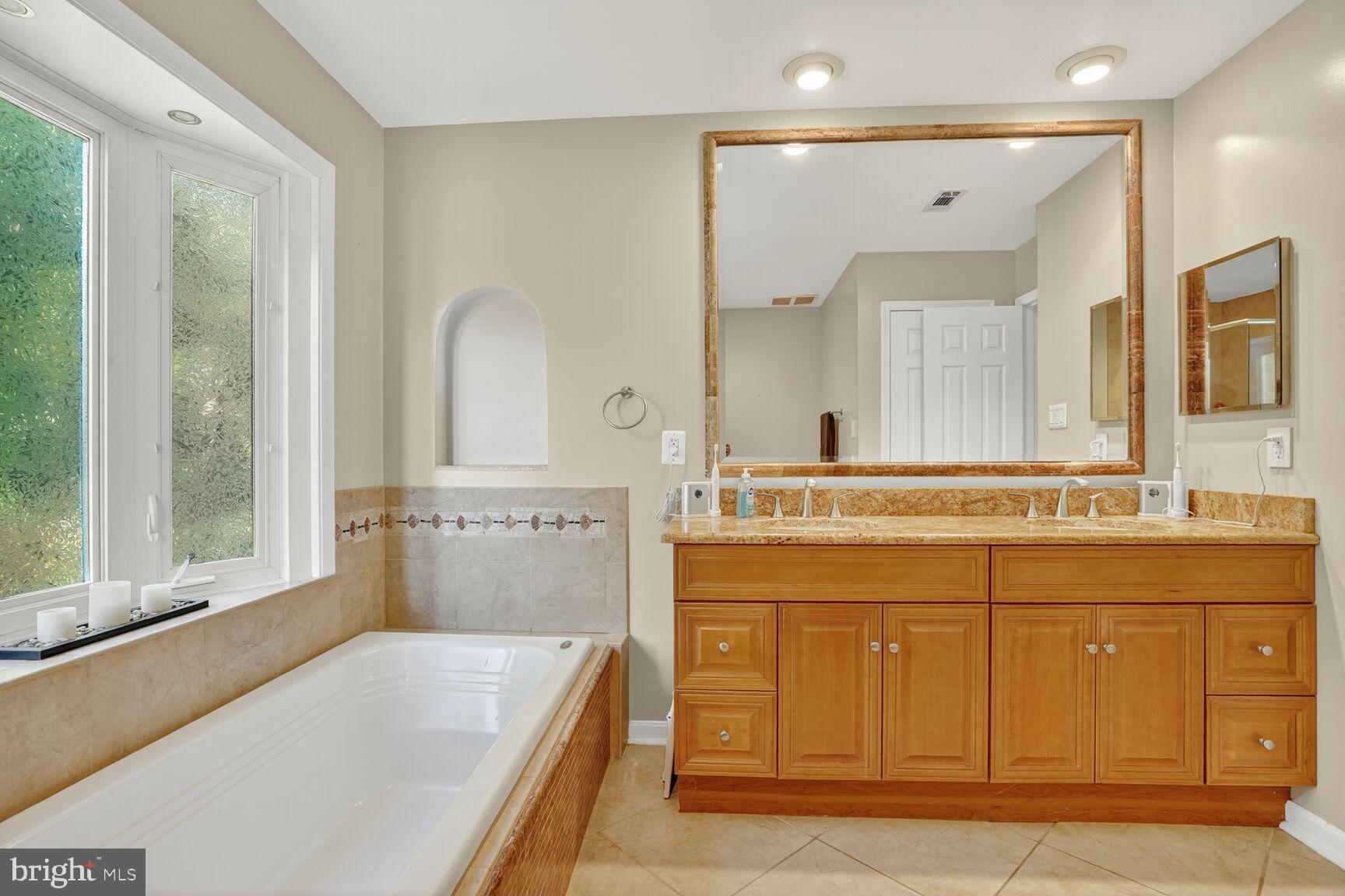 CROSSPOINTE - Residential