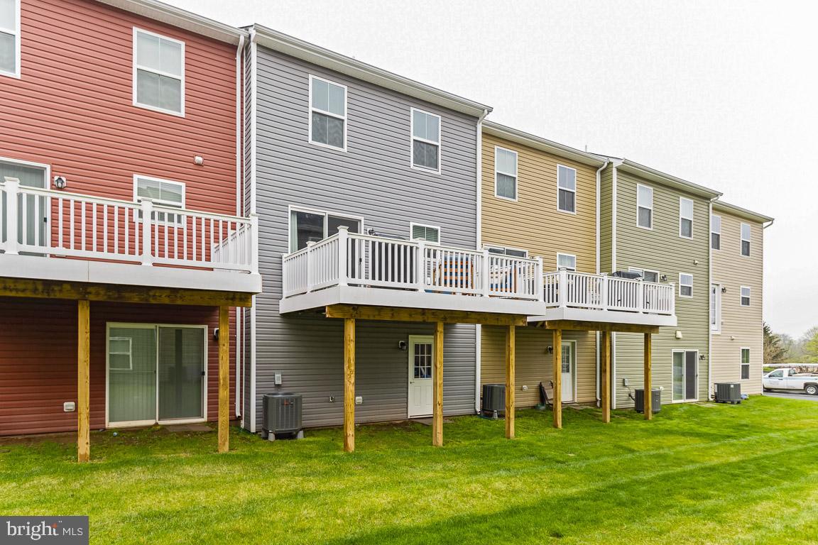 MEADE'S CROSSING - Residential