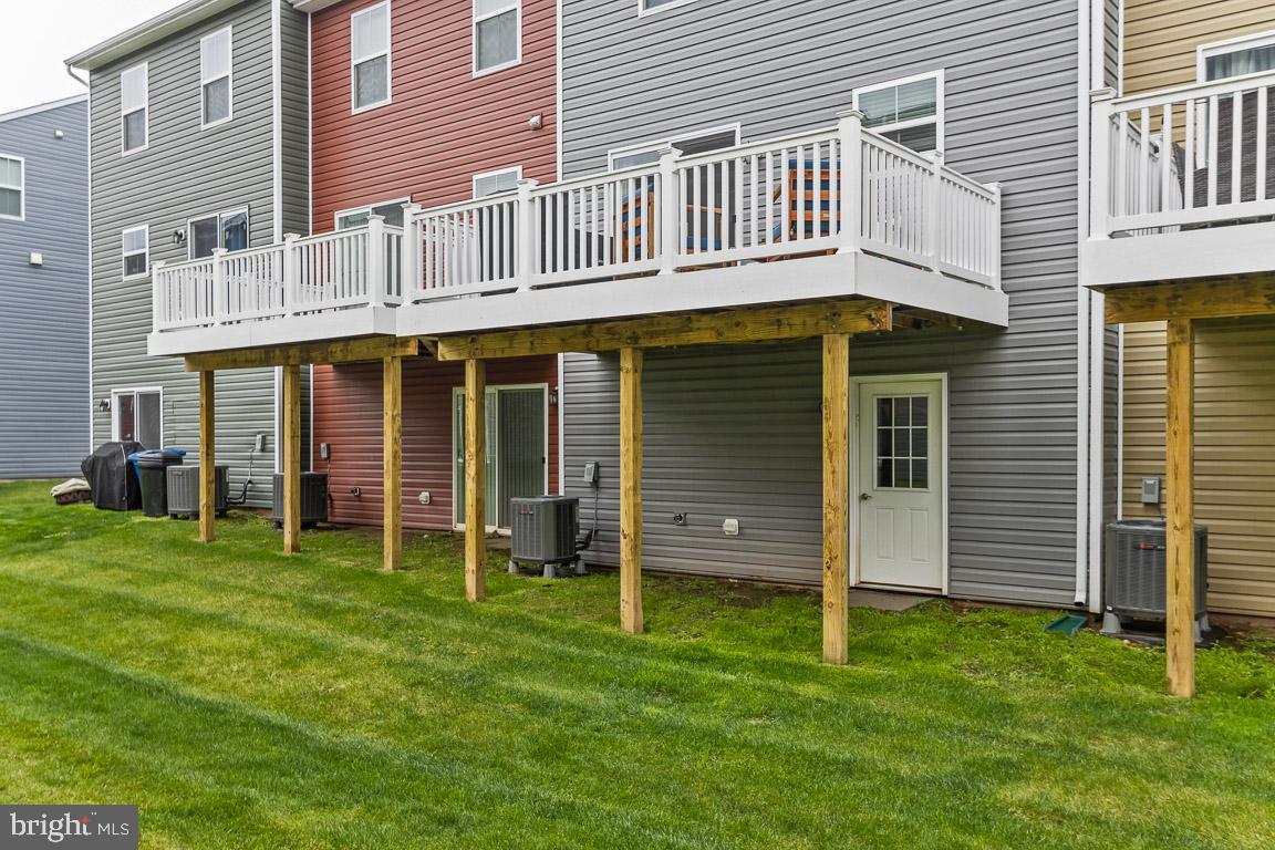 MEADE'S CROSSING - Residential