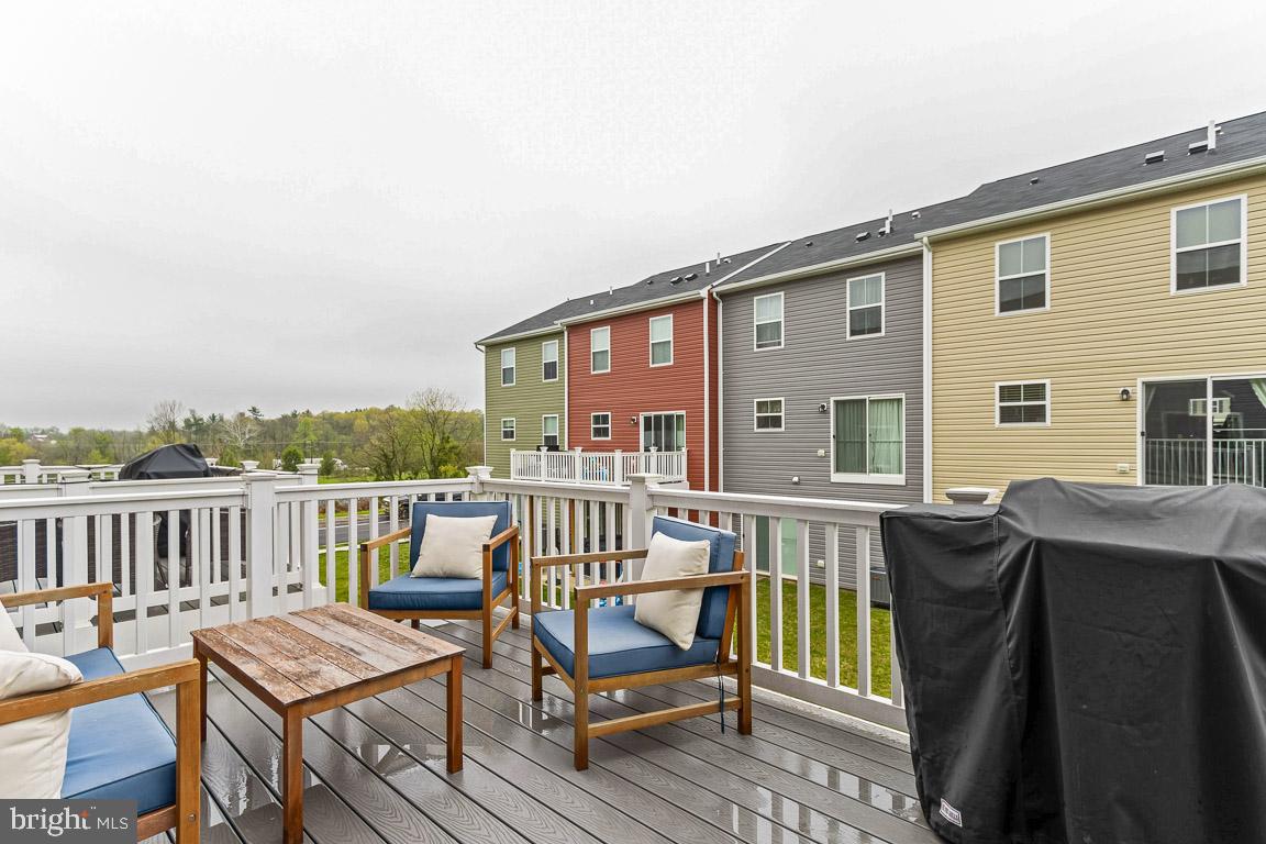 MEADE'S CROSSING - Residential