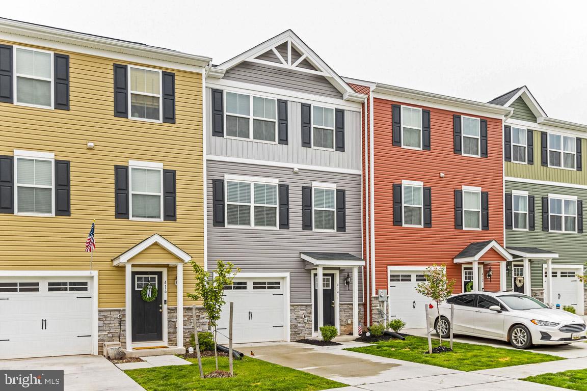 MEADE'S CROSSING - Residential