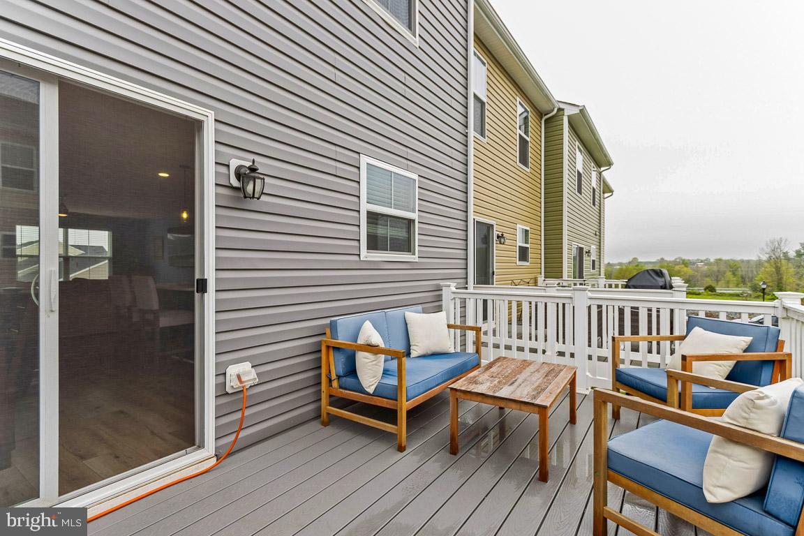 MEADE'S CROSSING - Residential