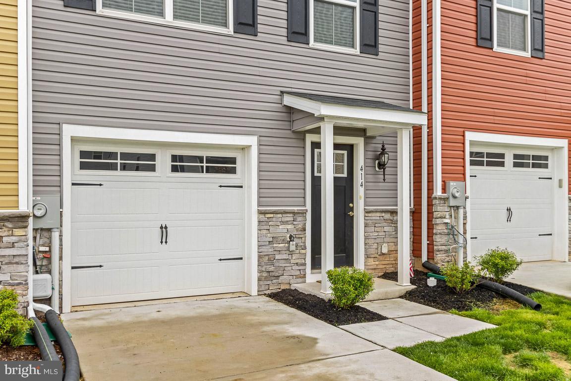 MEADE'S CROSSING - Residential