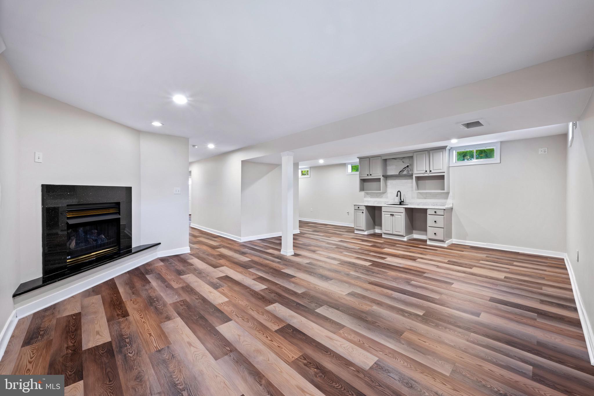 THE MEADOW AT NEW MARKET - Residential