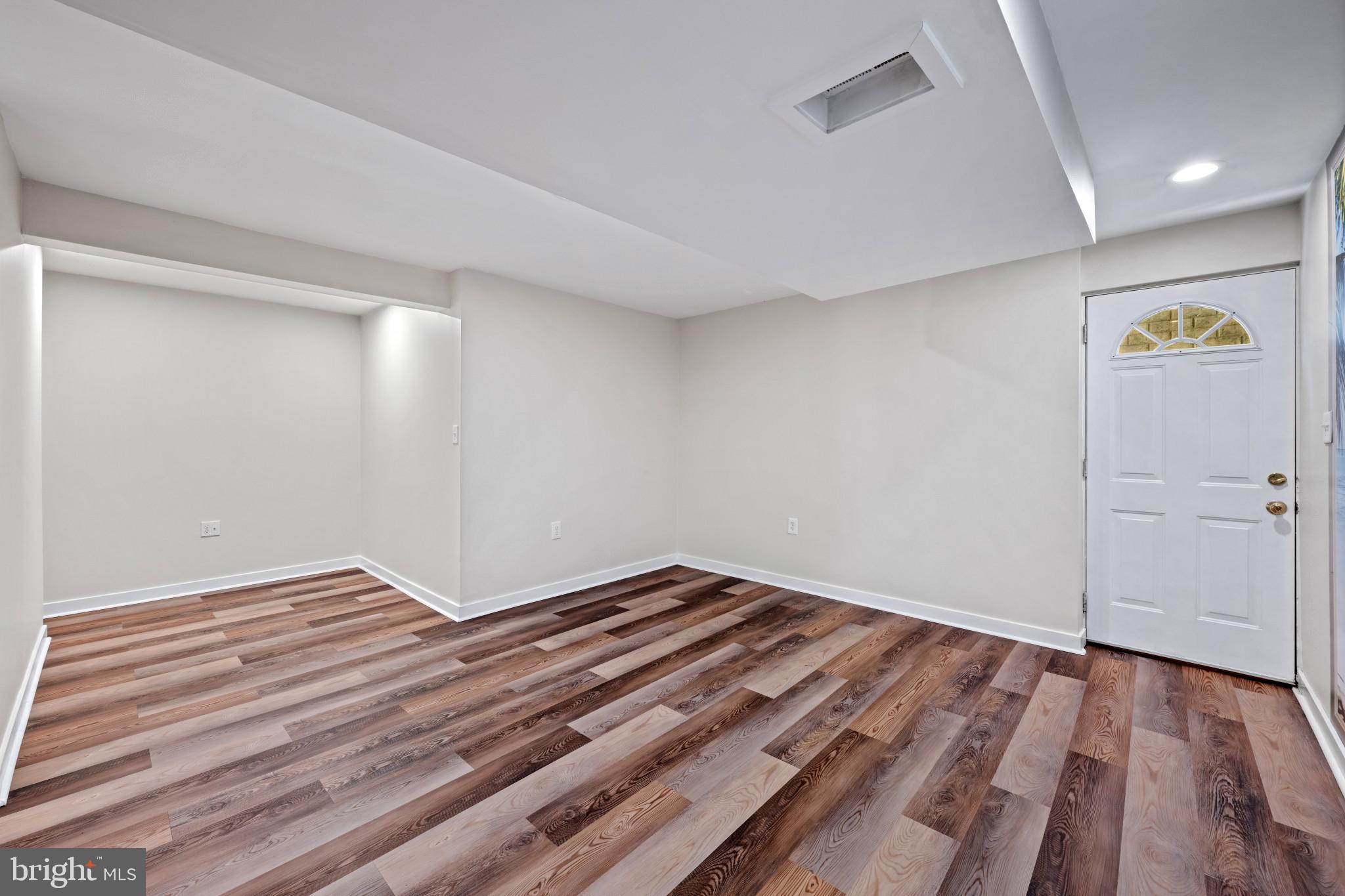 THE MEADOW AT NEW MARKET - Residential