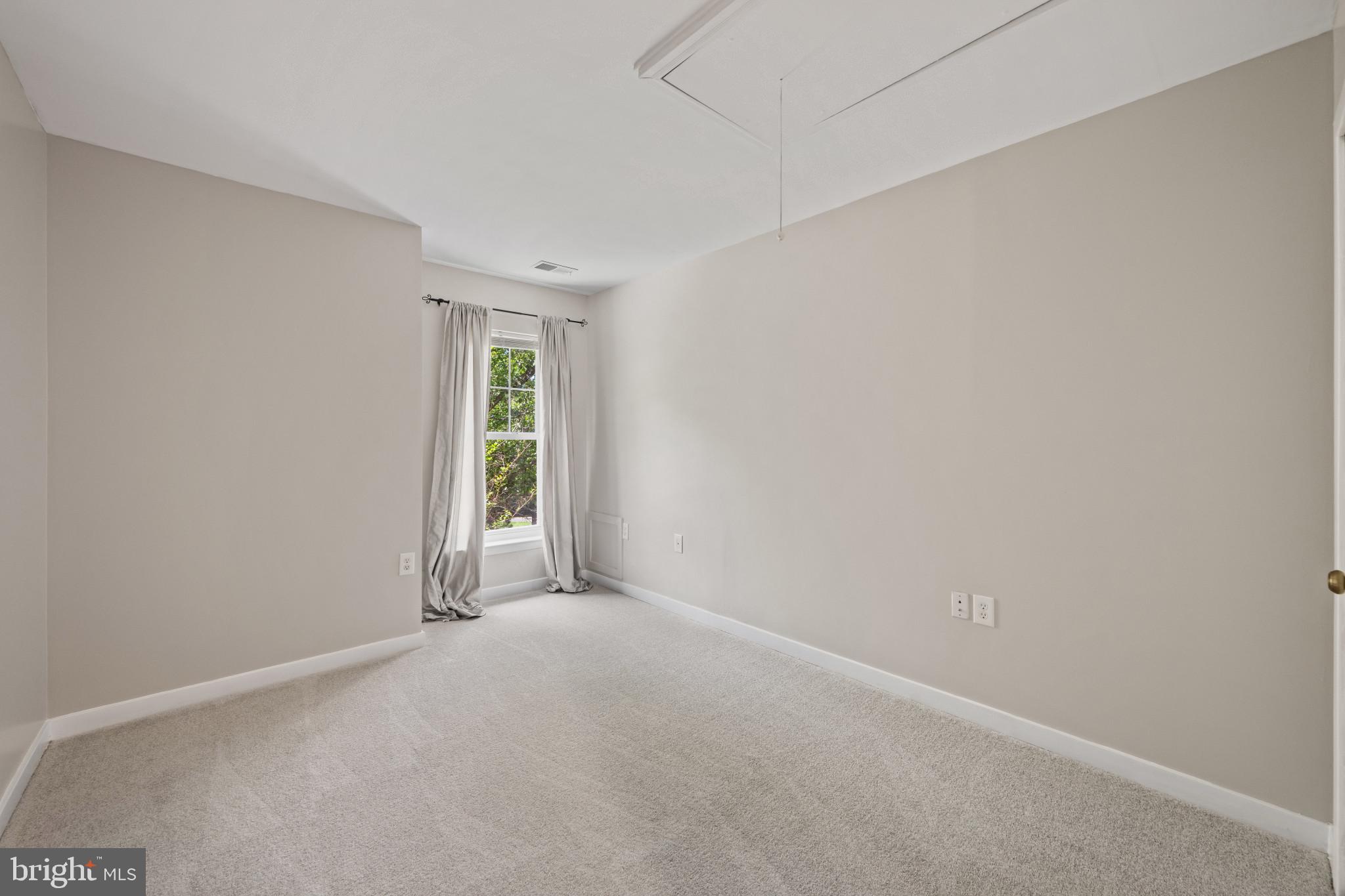 THE MEADOW AT NEW MARKET - Residential