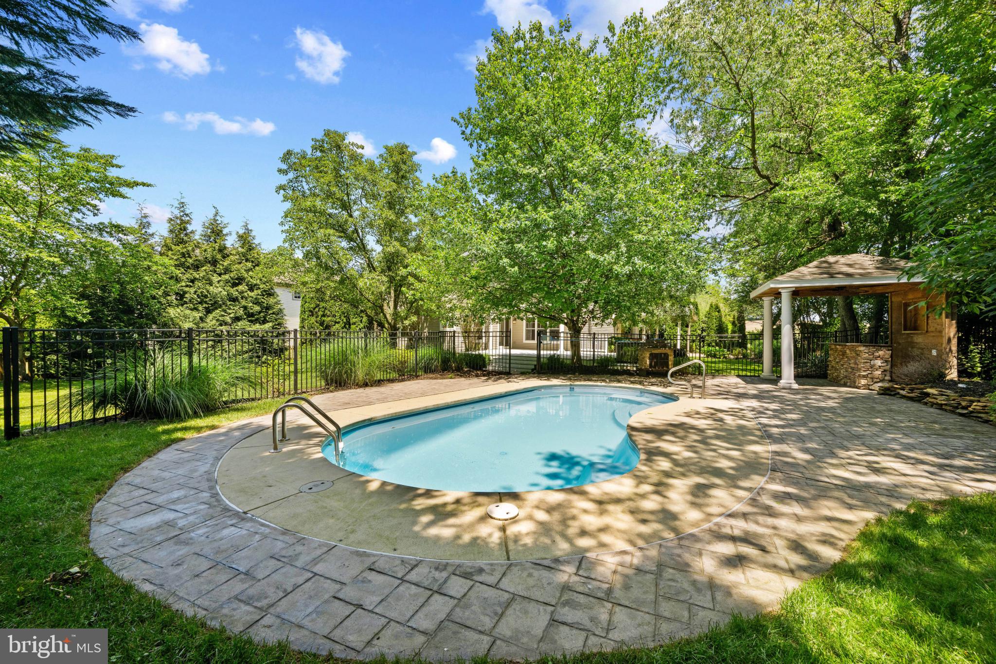 THE MEADOW AT NEW MARKET - Residential