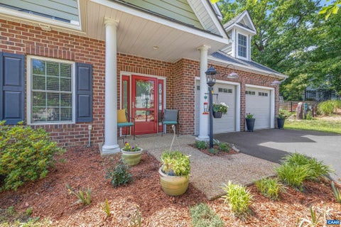Townhouse For Sale - 1637 Sawgrass Ct Ct<br/> CHARLOTTESVILLE, VA 22901
