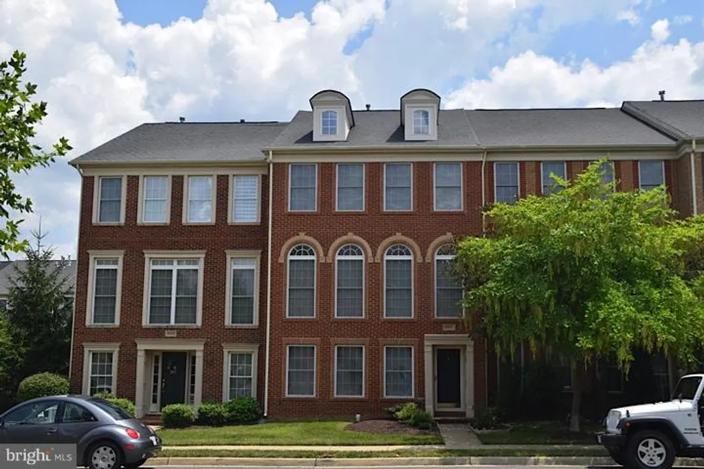 25817 Turlough Terrace, Chantilly, VA 20152