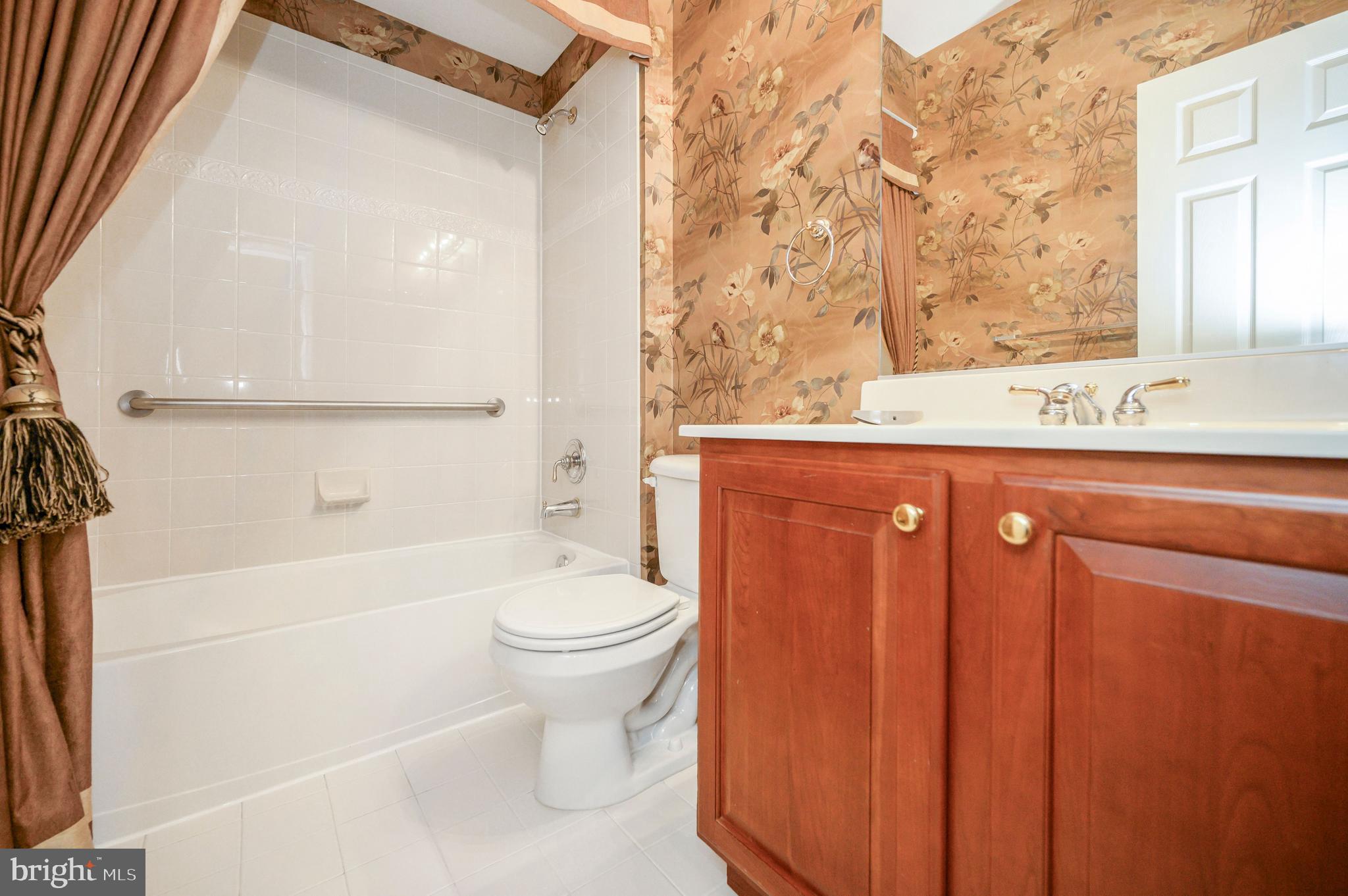 HERITAGE HUNT - Residential Lease