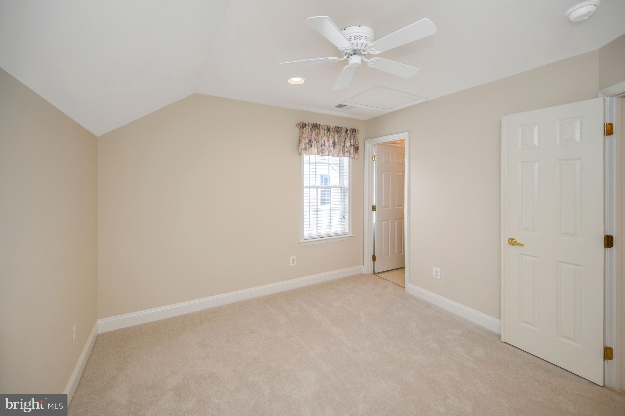 HERITAGE HUNT - Residential Lease