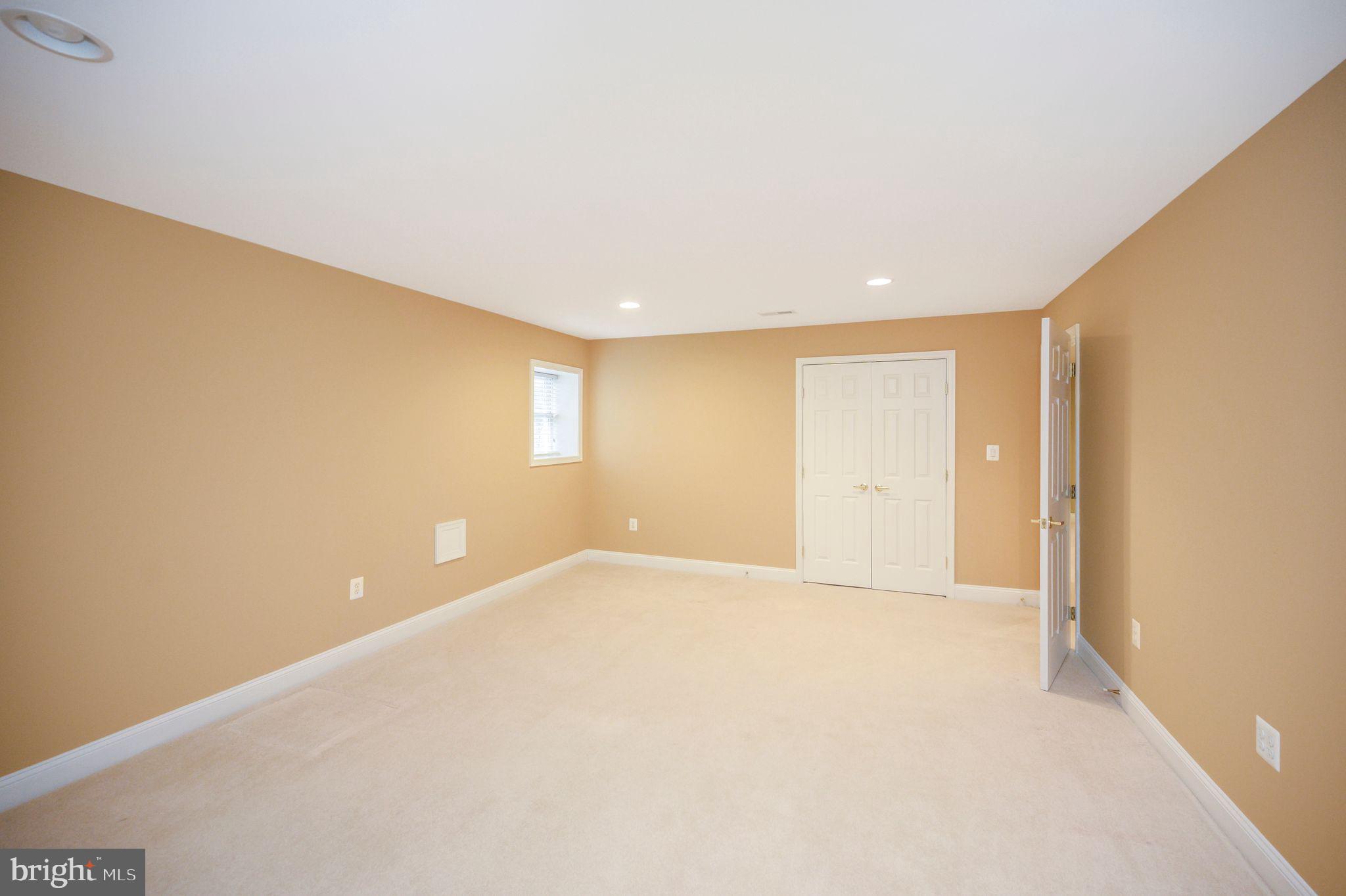 HERITAGE HUNT - Residential Lease