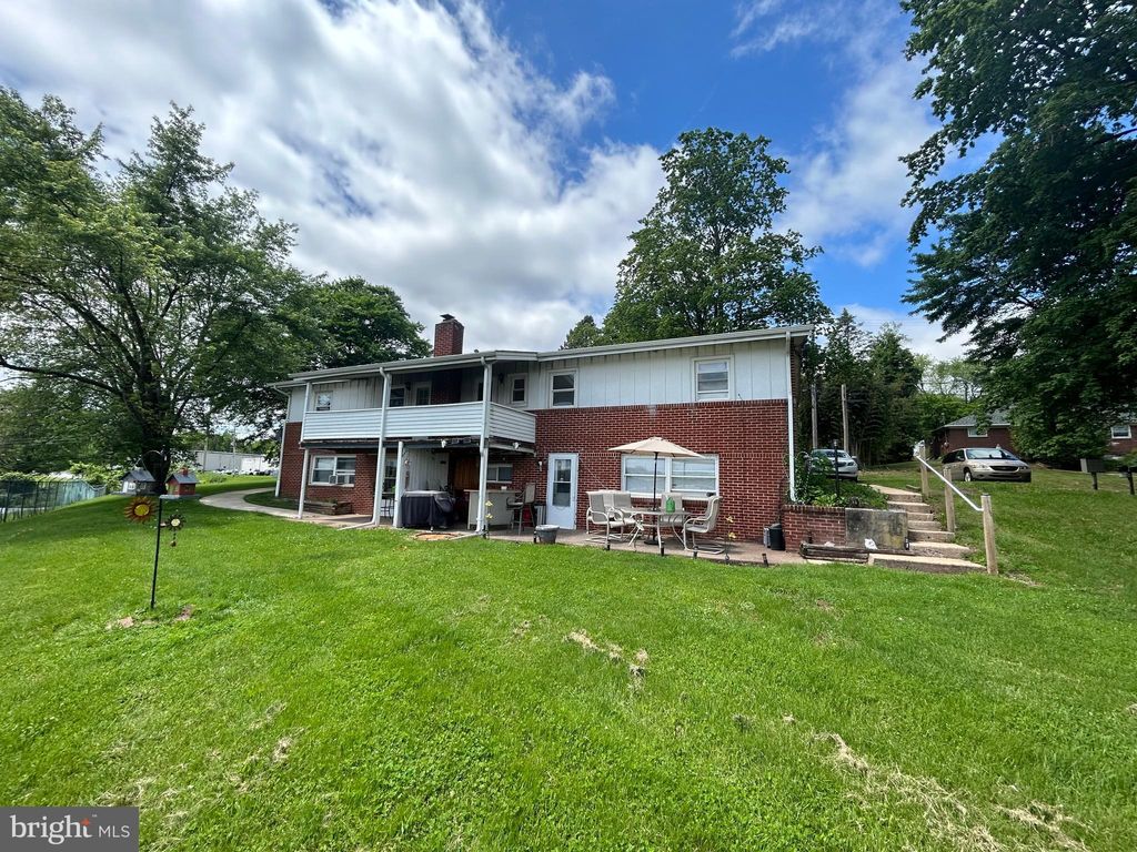 Photo of 510 - 512 Grandview Drive, LEWISBERRY, PA 17339 (MLS # PAYK2091202)
