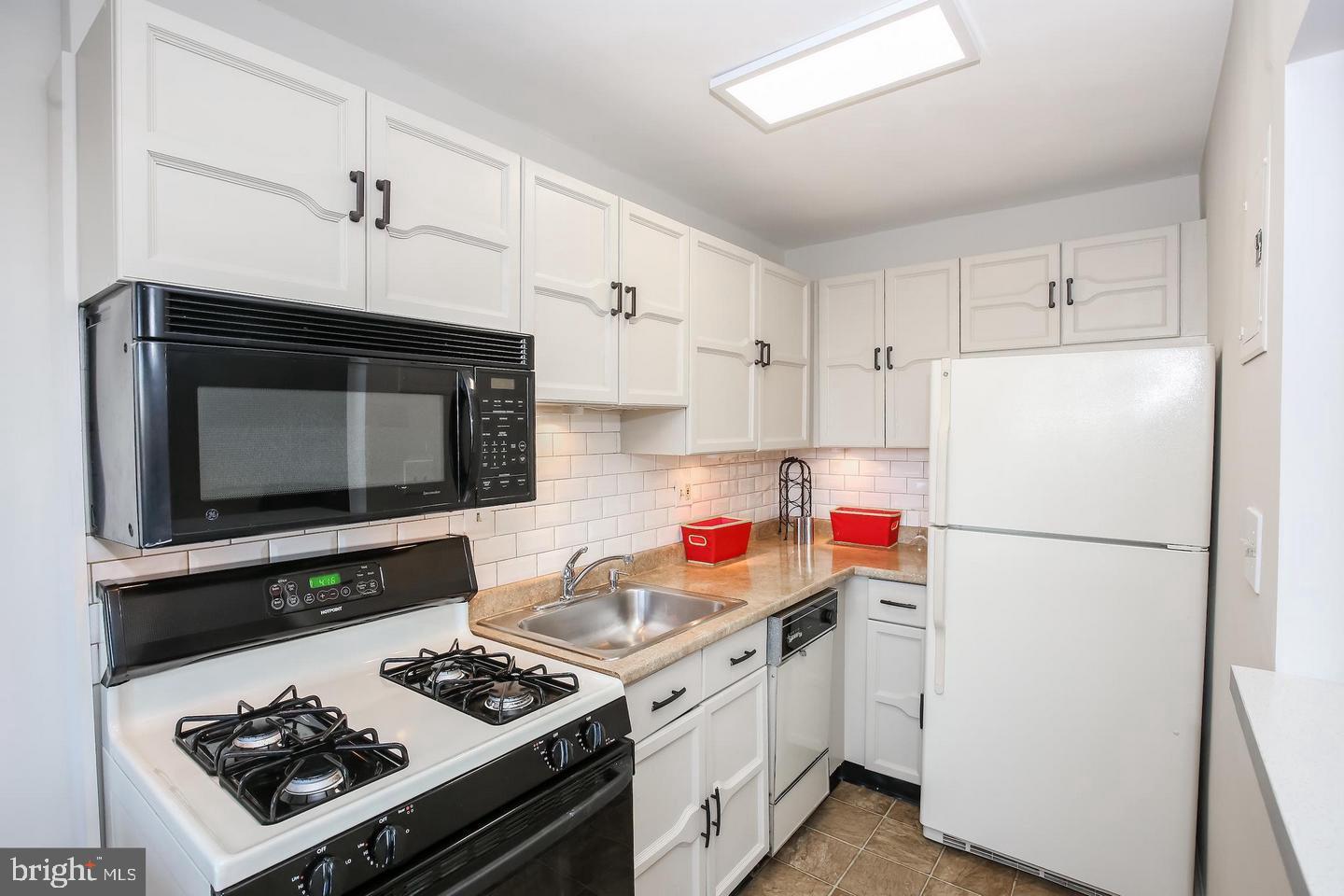 GEORGETOWN VISTA - Residential Lease