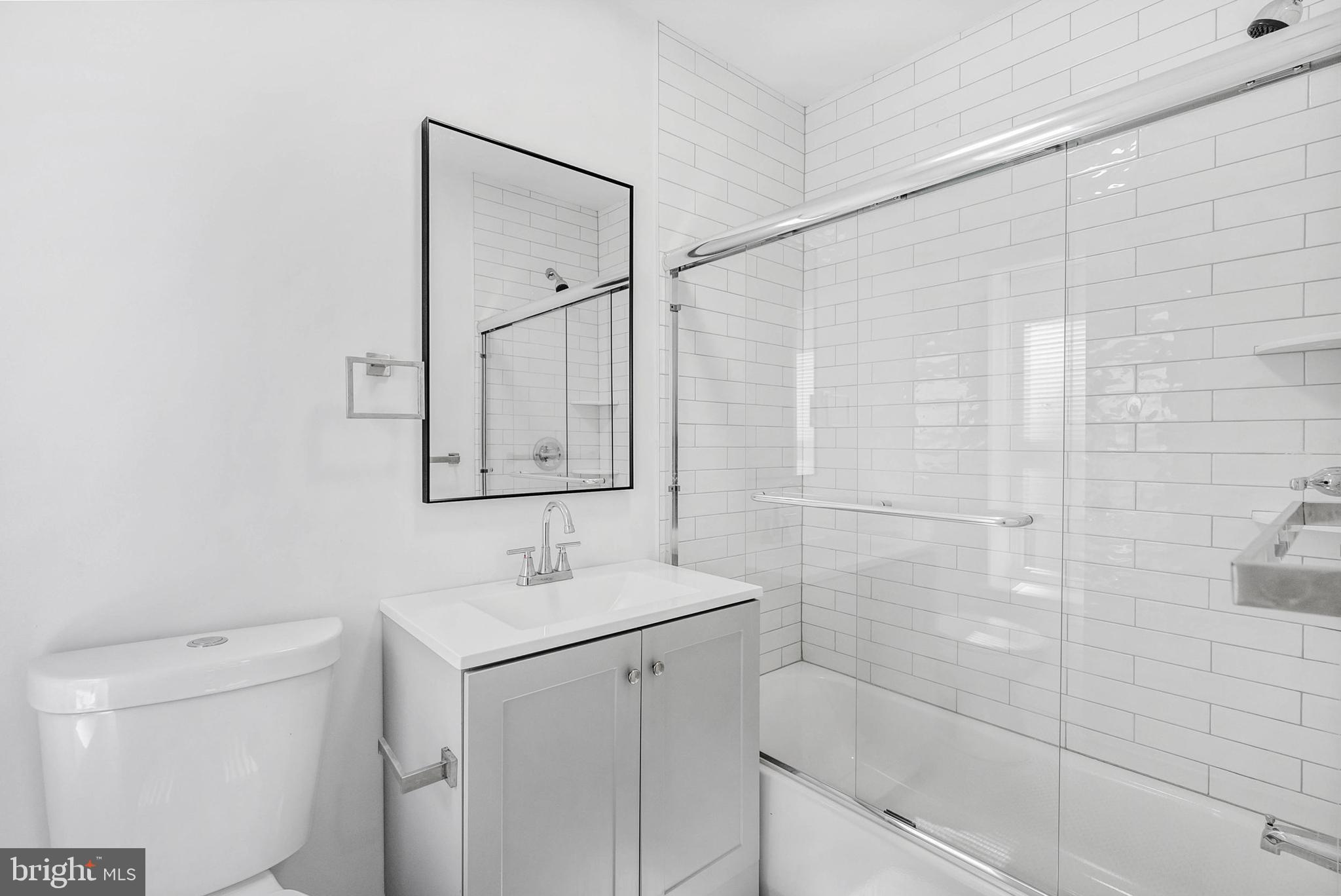 MANAYUNK - Commercial Sale