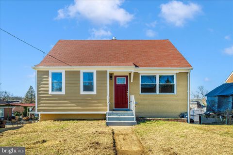 913 HIGHVIEW DRIVE CAPITOL HEIGHTS MD 20743