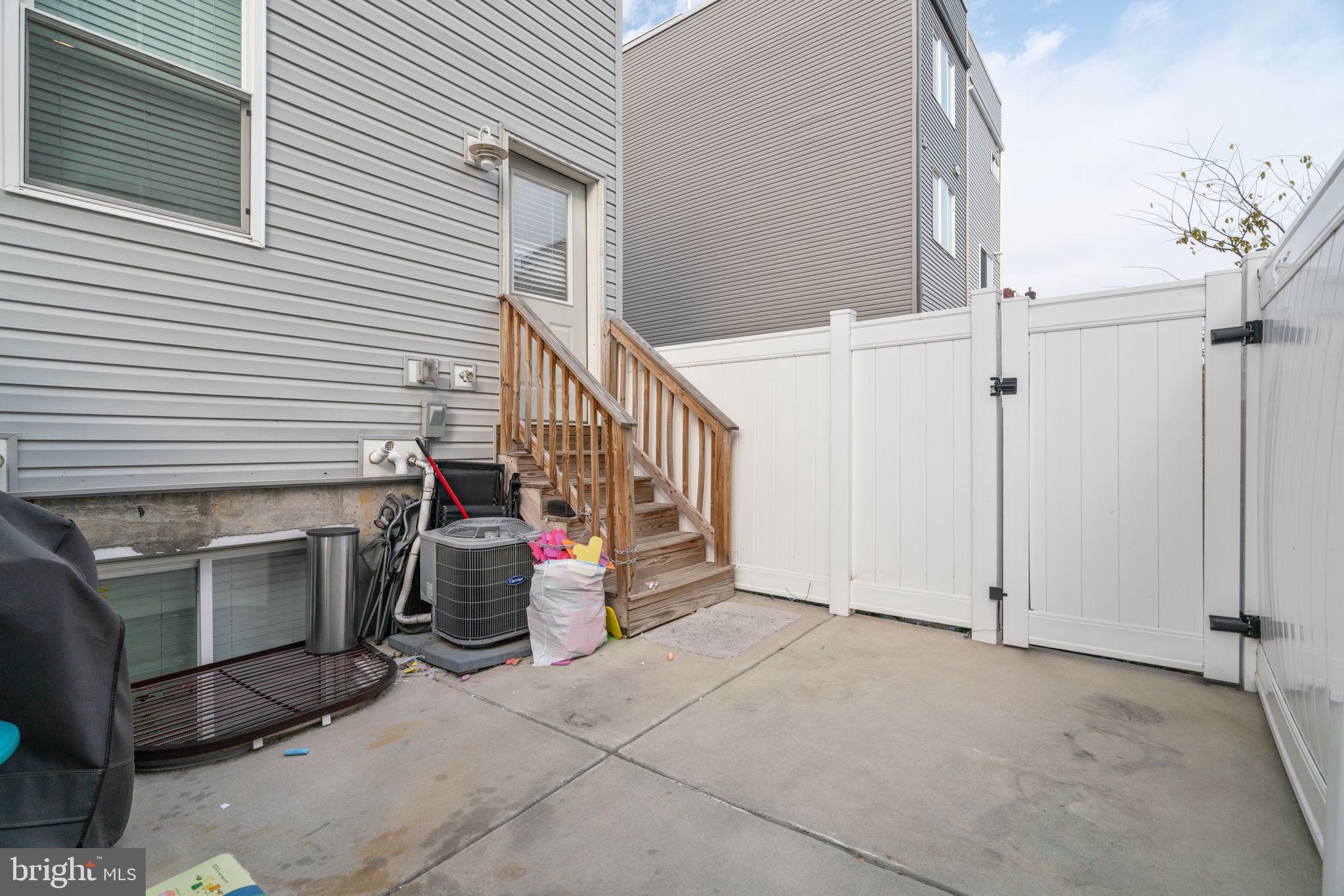 WEST KENSINGTON - Residential Income