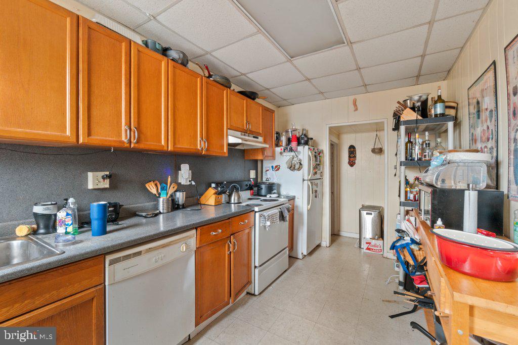 CHARLES VILLAGE - Residential Income