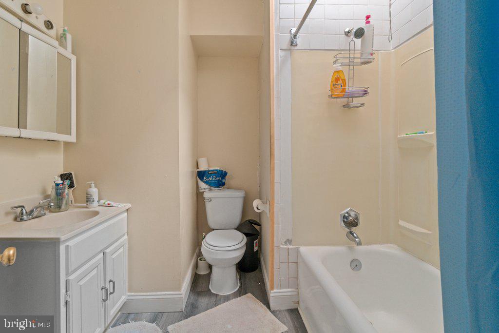 CHARLES VILLAGE - Residential Income