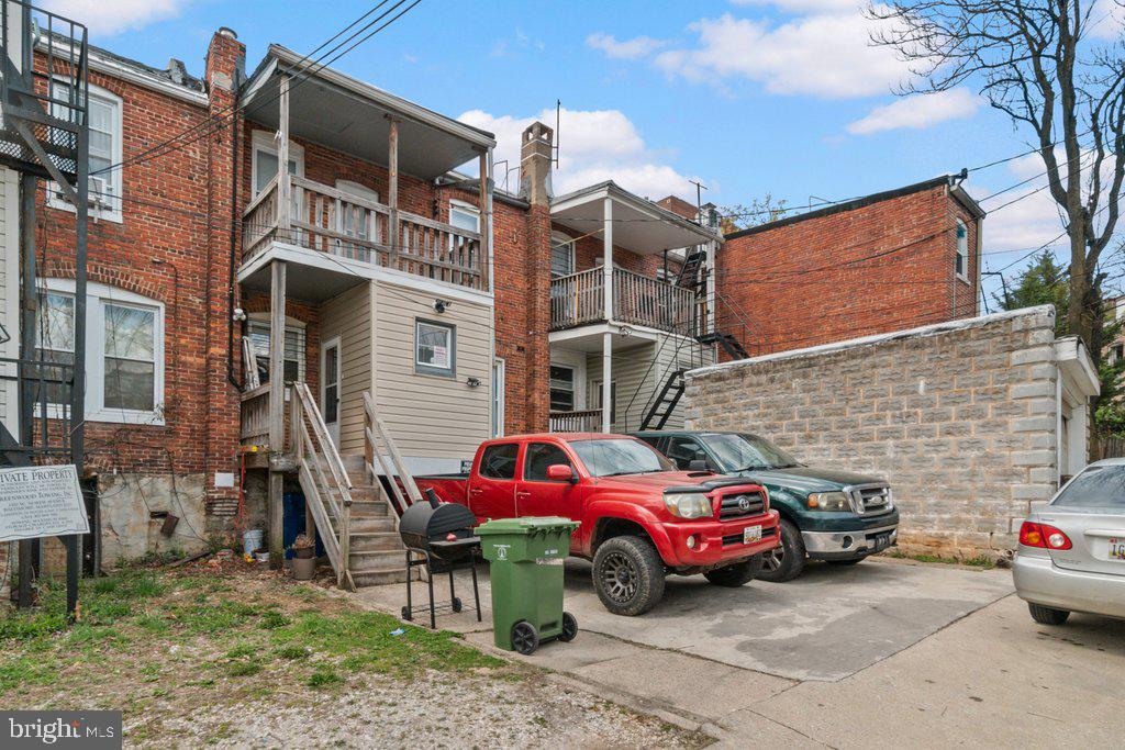 CHARLES VILLAGE - Residential Income