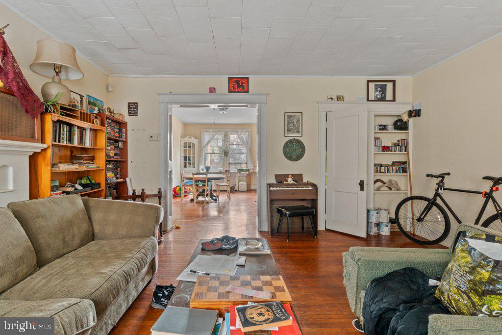 CHARLES VILLAGE - Residential Income