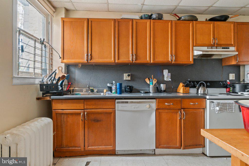 CHARLES VILLAGE - Residential Income