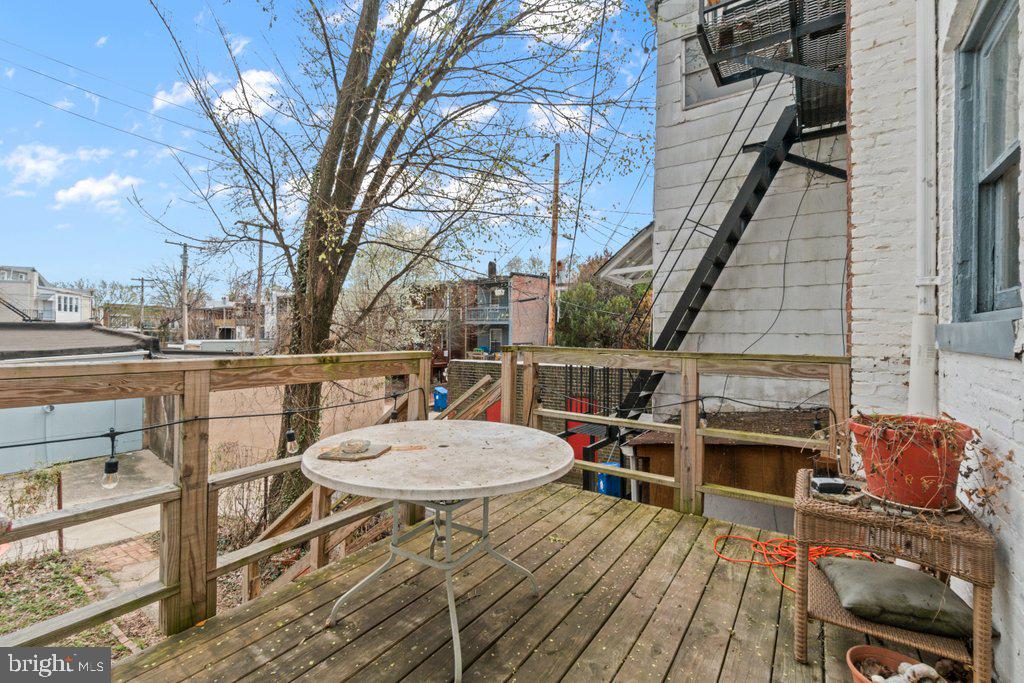 CHARLES VILLAGE - Residential Income