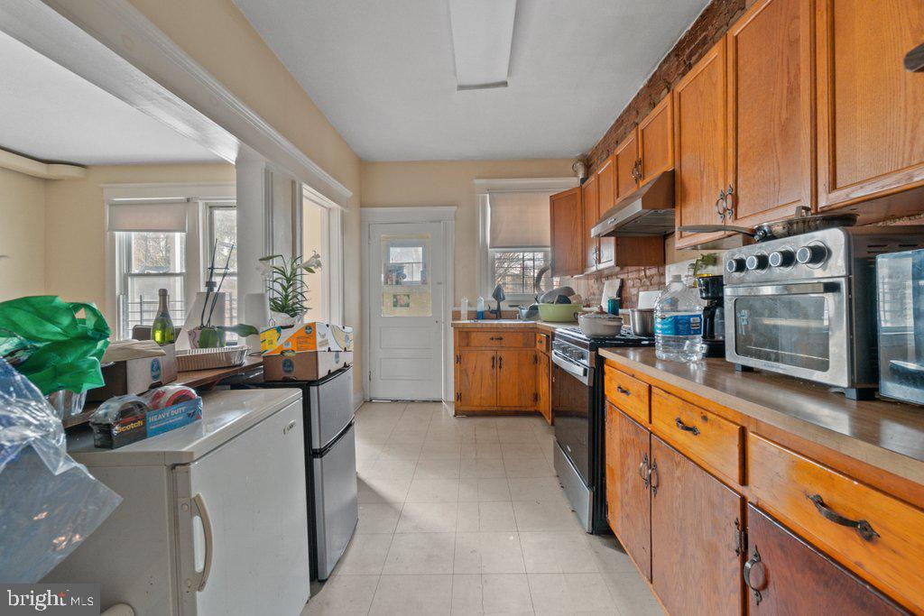 CHARLES VILLAGE - Residential Income