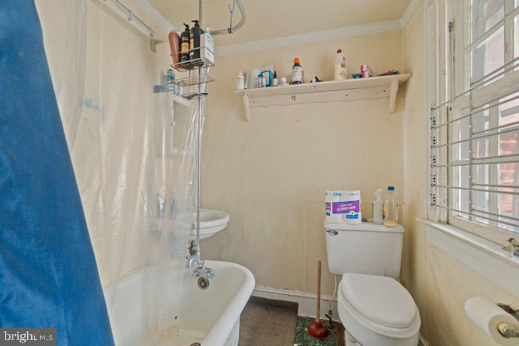 CHARLES VILLAGE - Residential Income