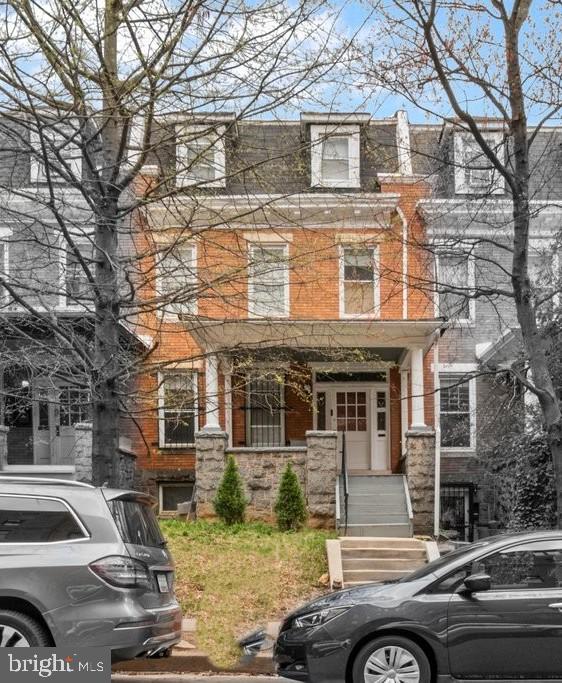 CHARLES VILLAGE - Residential Income