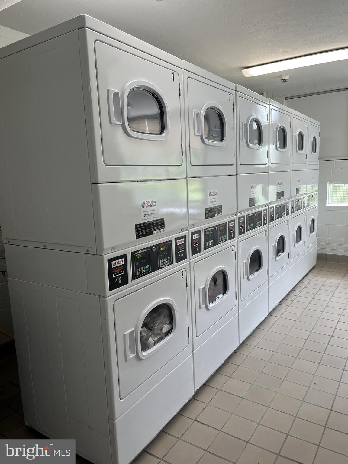 RIVER TOWERS - Residential Lease