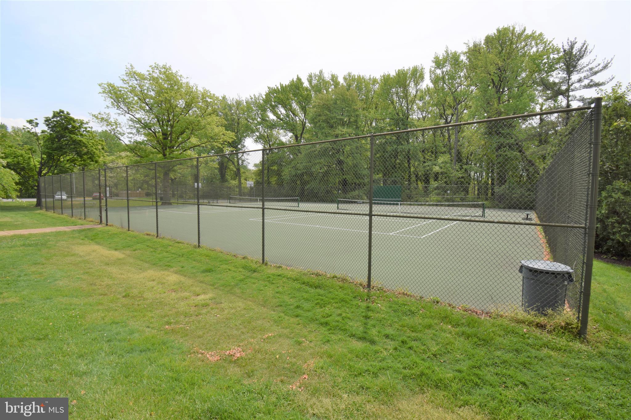 RIVER TOWERS - Residential Lease