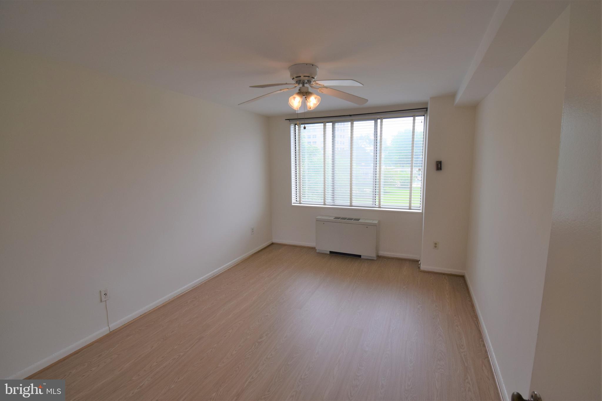 RIVER TOWERS - Residential Lease