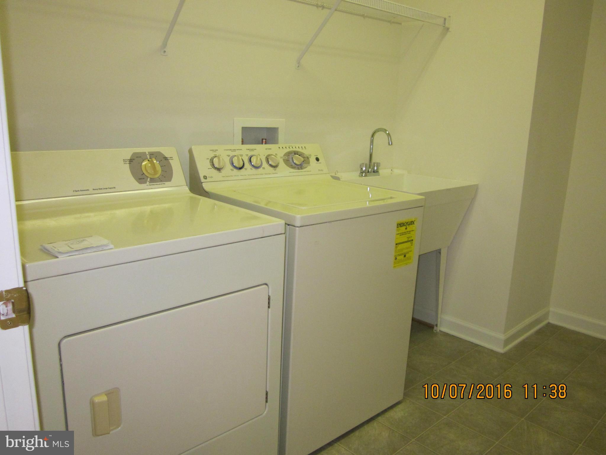 VILLAS AT SNOWDEN - Residential Lease