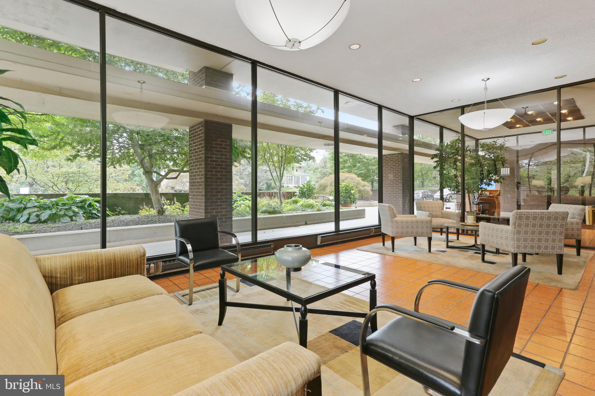 WINTHROP HOUSE - Residential