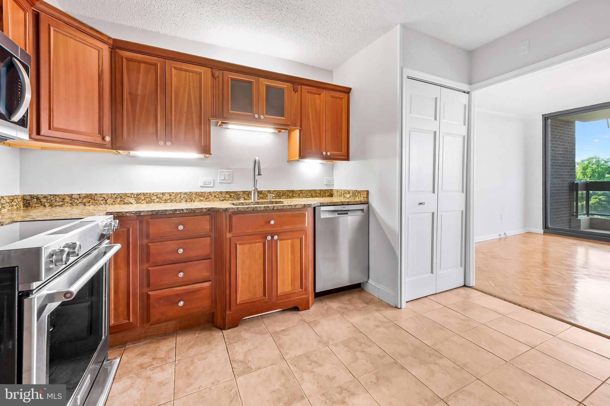 WINTHROP HOUSE - Residential