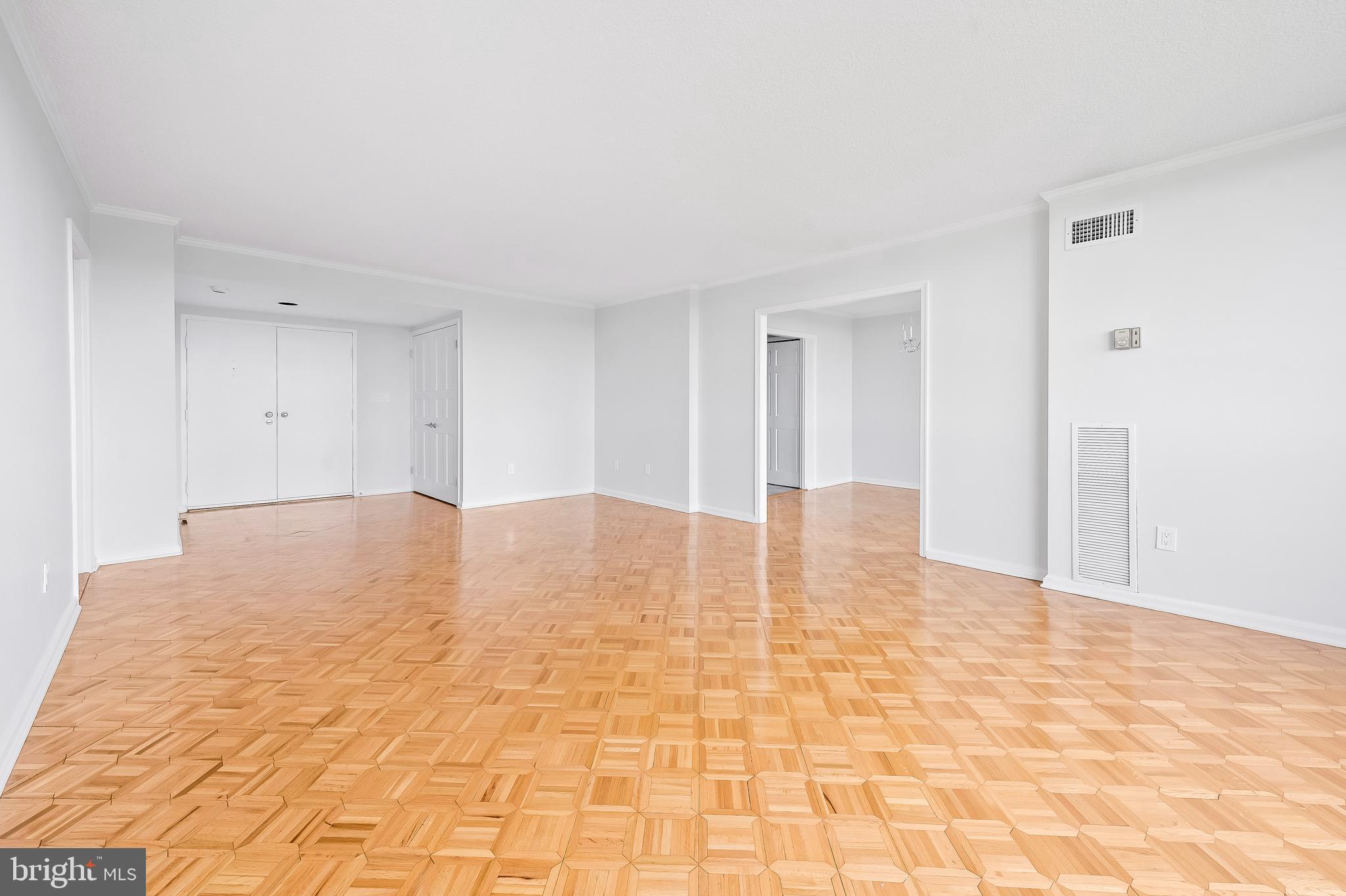 WINTHROP HOUSE - Residential